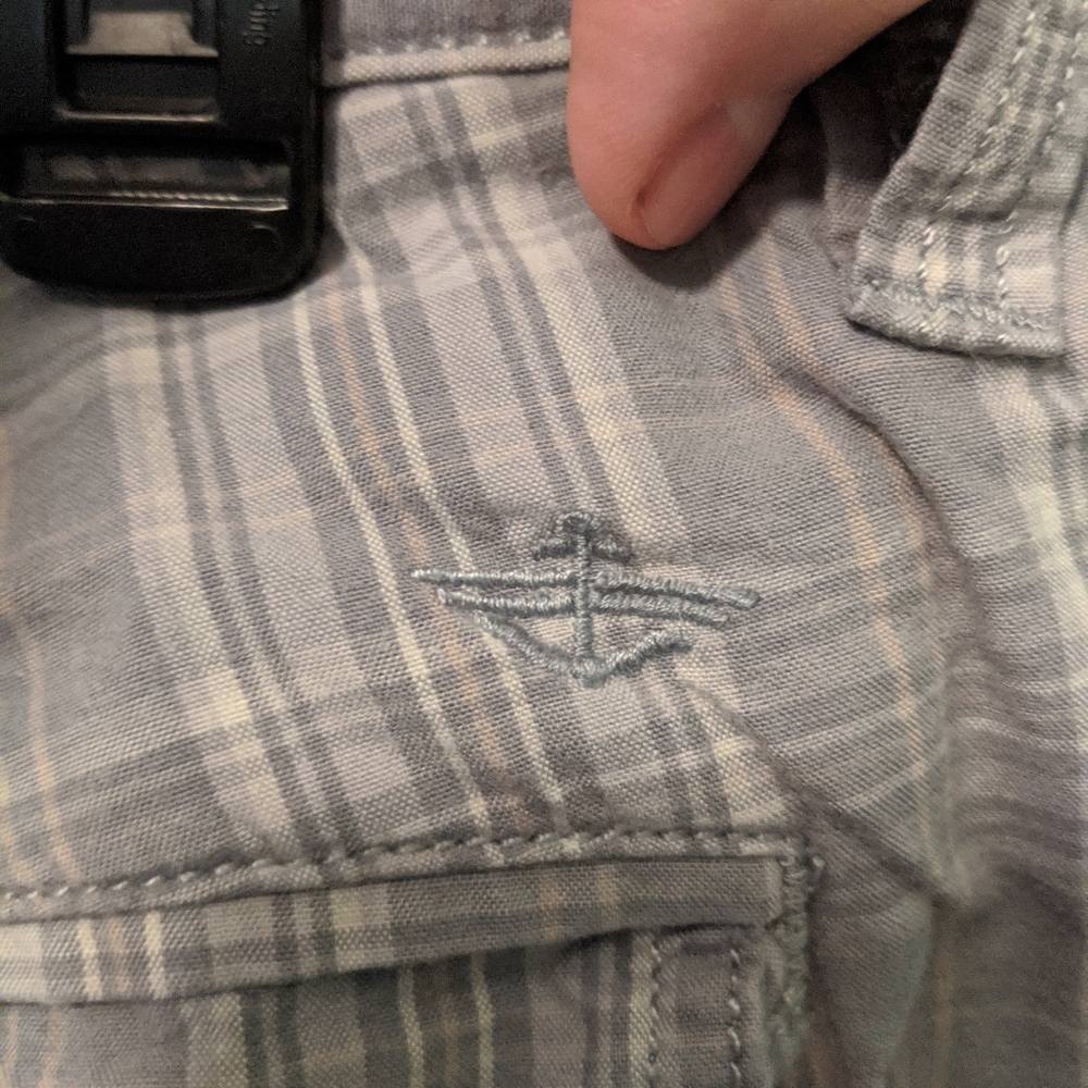 👣Dockers Grey and White Plaid Cargo Shorts - Picture 3 of 5